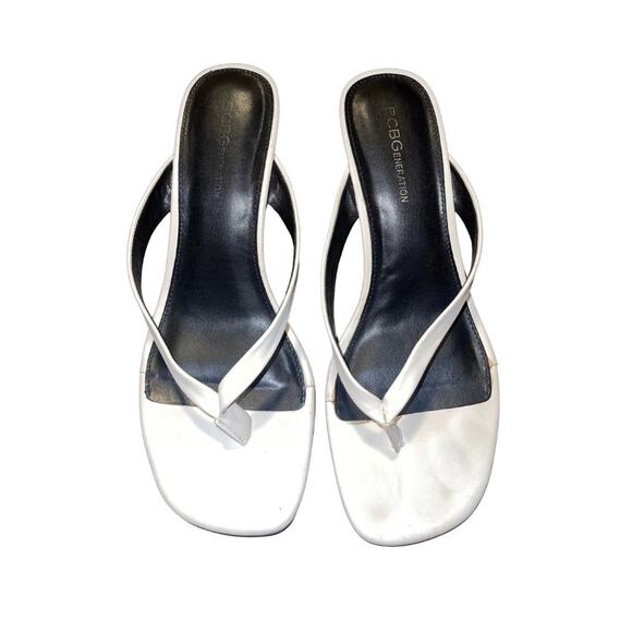 BCBGeneration Tabina Slide White Sandals Heeled Thong Toe Slip On Size 9 - Picture 1 of 7